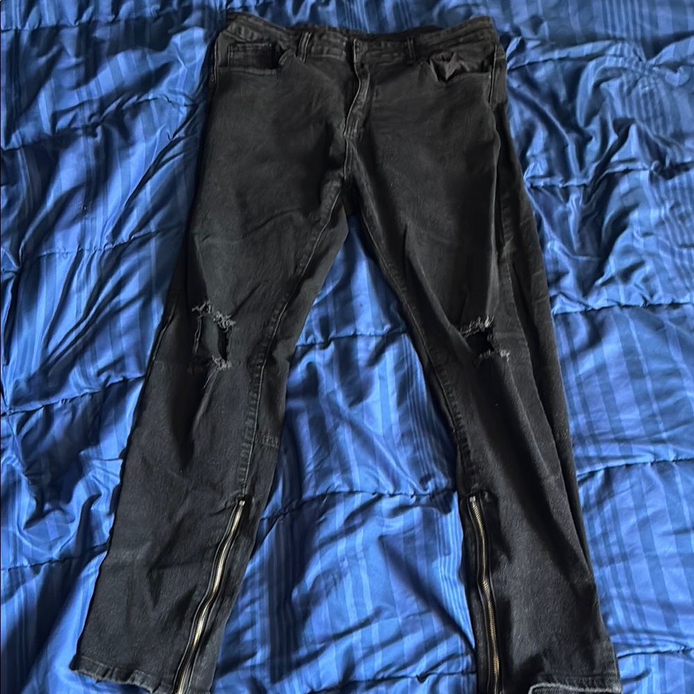 Men's Black Distressed Jeans